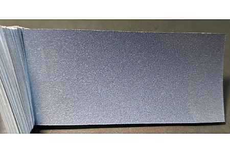 O nome do produto que você menciona é: **Tinta Chevrolet 05U MISTY BLUE, CINZA LARUS, Lighter**.