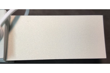 O nome do produto é "Tinta Nissan QAA WHITE P, MOONLIGHT WHITE P".
